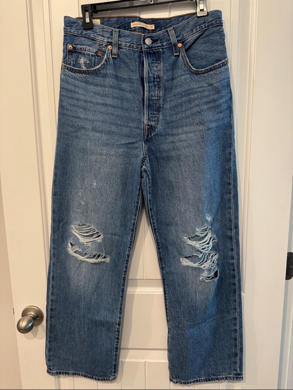 Levi’s Ribcage Straight Ankle Distressed Jeans